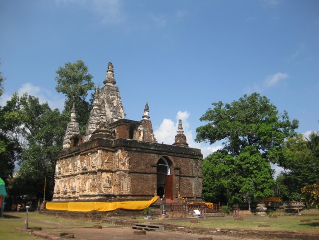 Wat Pho Tharam Maha Viharn or Wat Jed Yod ( Seven Spires Temple)